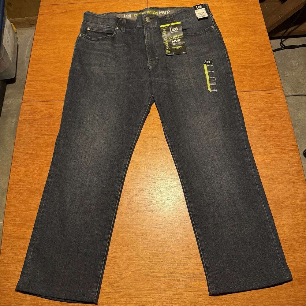 NWT Lee Extreme Motion Straight Fit Tapered Leg Jeans 38x30 (Fits 38x28) Dark